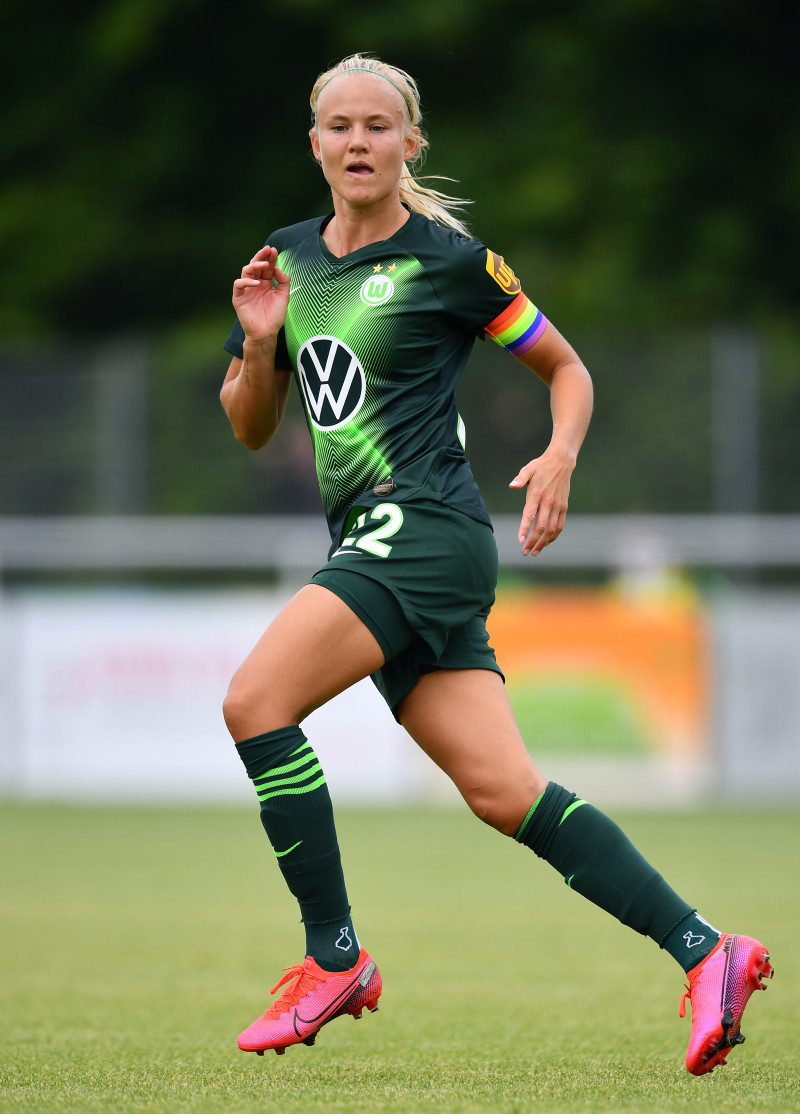 DSC Arminia Bielefeld Women's v VfL Wolfsburg Women's - Women's DFB Cup Semifinal