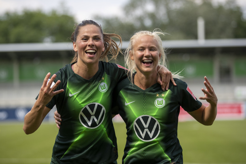 VfL Wolfsburg Women's v SC Freiburg Women's - Flyeralarm Frauen-Bundesliga