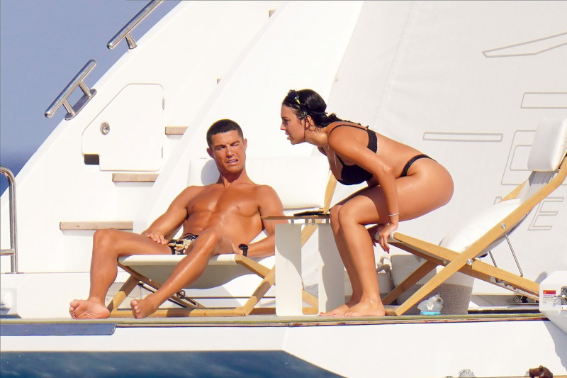 PREMIUM EXCLUSIVE: Cristiano Ronaldo and his girlfriend Georgina Rodriguez having fun on a yacht during holidays in St-Tropez