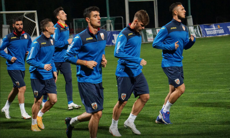 Fotbaliștii naționalei de tineret a României, la un antrenament susținut înaintea meciului cu Malta / Foto: FRF.ro