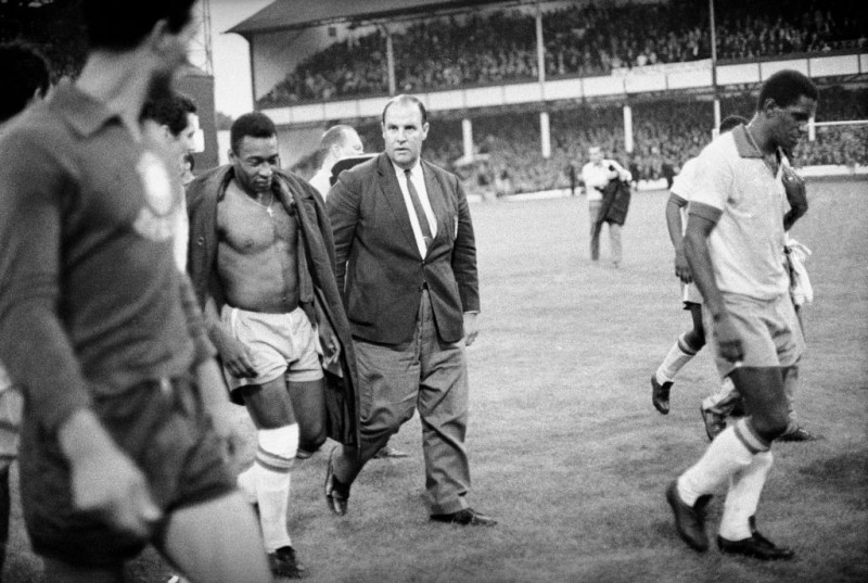 Pele Leaves The Pitch