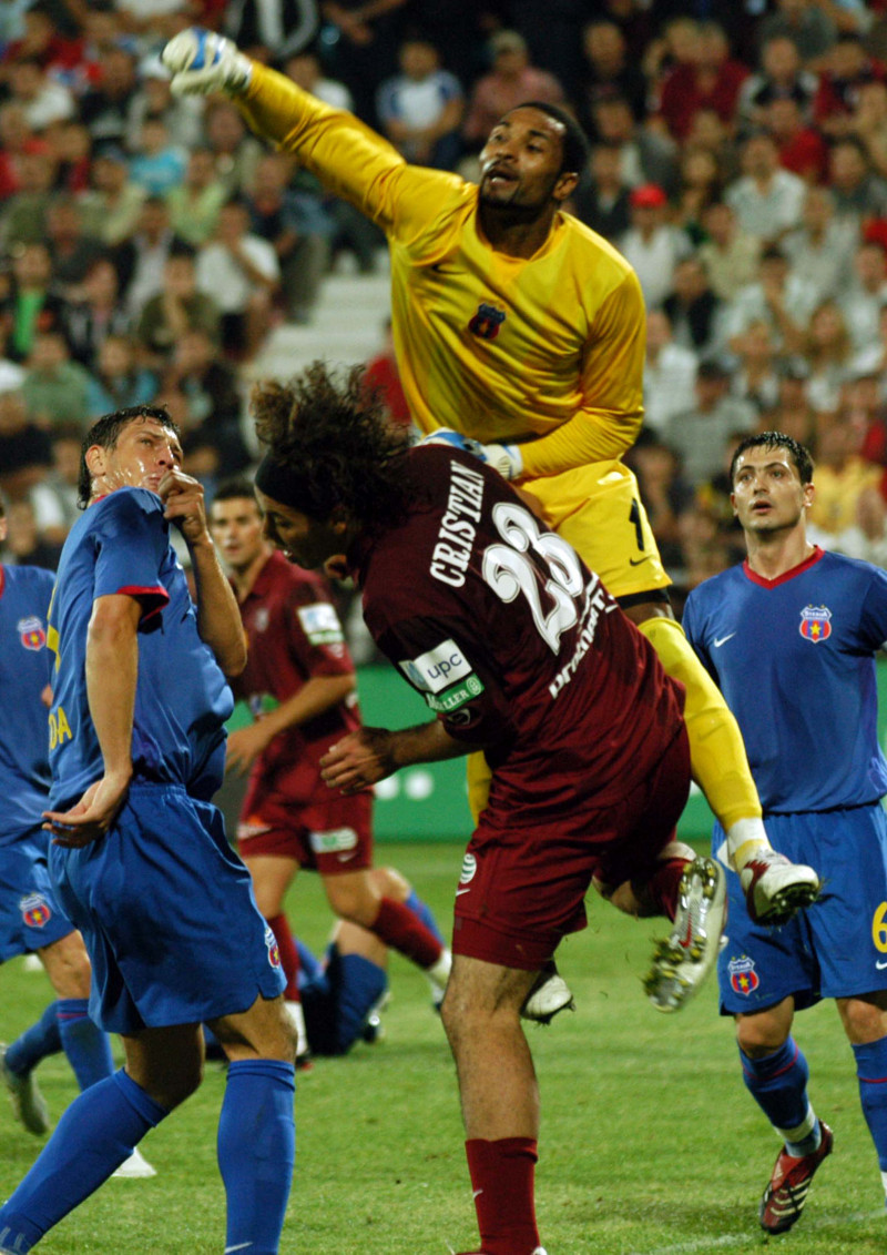 FOTBAL:CFR CLUJ-STEAUA BUCURESTI 0-0,LIGA 1 (19.08.2007)