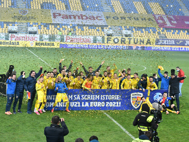 Bucuria jucătorilor României U21, după obținerea calificării la Euro / Foto: Sport Pictures