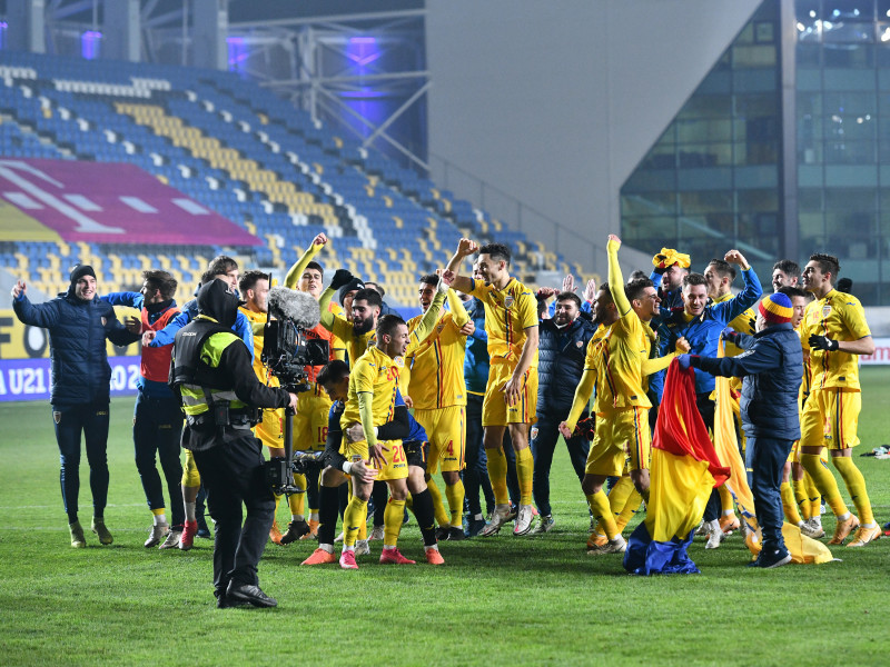 Jucătorii României U21, după calificarea la Euro 2021 / Foto: Sport Pictures
