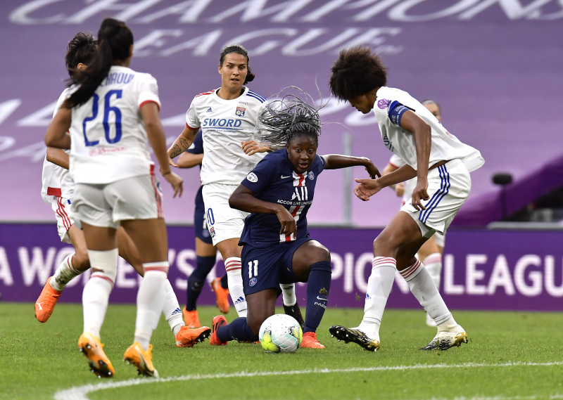 Paris Saint-Germain v Olympique Lyonnais - UEFA Women's Champions League Semi Final