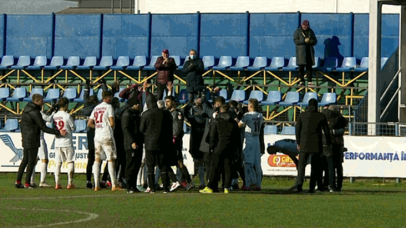 Fotbaliștii Rapidului, după meciul de la Bacău / Foto: Captură Digi Sport