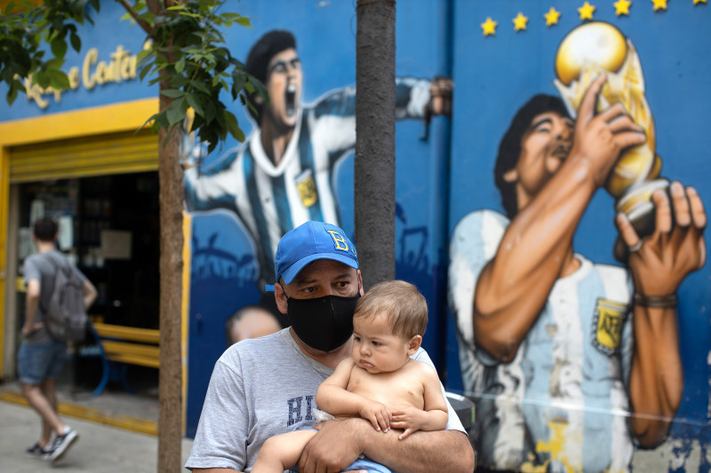 Argentinians Shocked By Sudden Death of Diego Maradona