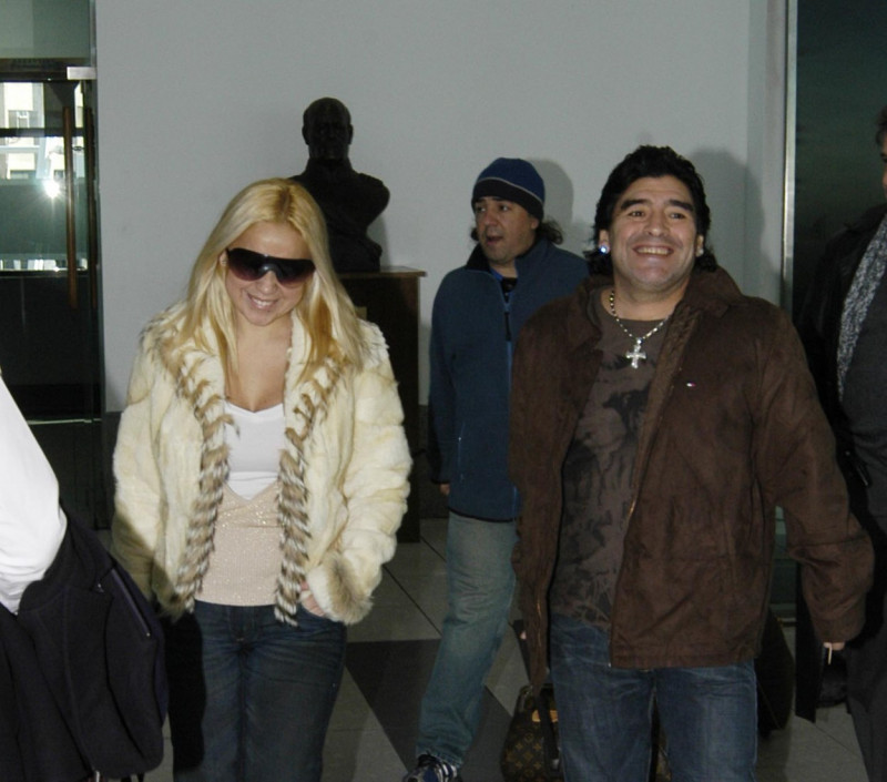 FIRST PHOTOS OF MARADONA WITH HIS NEW GIRLFRIEND