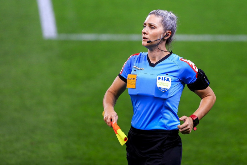 Assistant Referee, Neuza Ins Back, during the Campeonato Brasileiro Feminino (Brazilian Women's League) Semi Final football match between Corinthians and Palmeiras. Richard Callis/Sports Press Phot Credit: SPP Sport Press Photo. /Alamy Live News