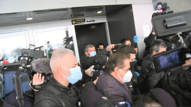 Ioan Niculae a fost reținut de pe aeroport / Foto: Captură Digi Sport