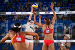 Hamburg, Germany. 29th June, 2019. Beach Volleyball, World Championship, in Rothenbaum Stadium: Preliminary round Women, Borger/Sude (Germany) - Xue/Wang (China). Karla Borger (r) and Julia Sude (2nd from left) in action against Chen Xue (l) and Xinxin Wa