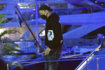 Ibrahimovic gets off his yacht to go to the first evening of the Sanremo Festival