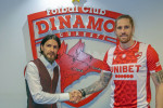 Raul Albentosa, alături de Mario Nicolae după semnarea contractului cu Dinamo / Foto: Facebook@FCDinamoOfficial
