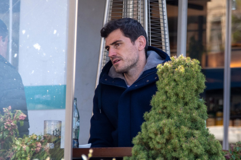 Iker Casillas takes refuge in those closest to him