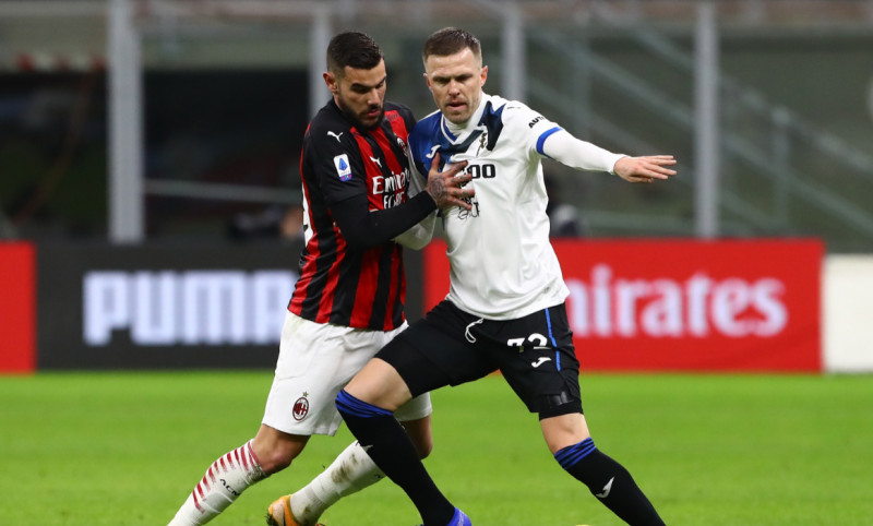 Theo Hernandez și Josip Ilicic, într-un meci AC Milan - Atalanta / Foto: Getty Images