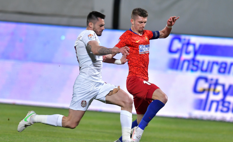 Florin Tănase și Andrei Burcă, în FCSB - CFR Cluj / Foto: Sport Pictures
