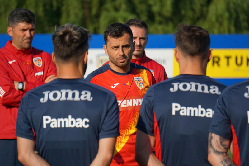 Nicolae Dică este antrenorul care conduce naționala U23 în cantonamentul din Spania / Foto: FRF.ro