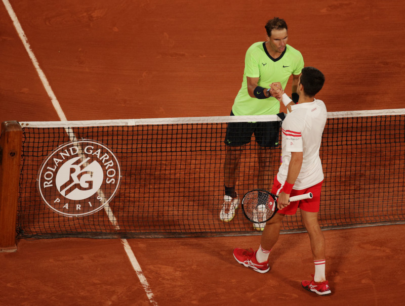 Novak Djokovic și Rafael Nadal, după meciul direct de la Roland Garros / Foto: Getty Images