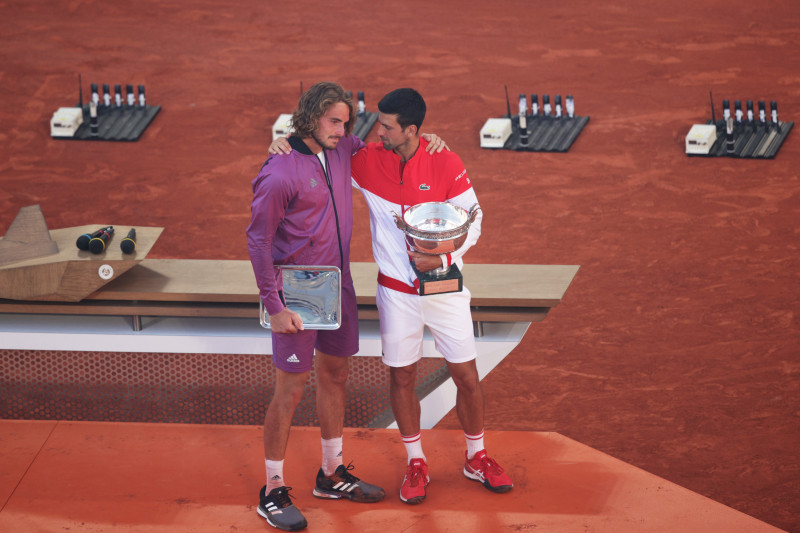 Novak Djokovic și Stefanos Tsitsipas, după finala Roland Garros / Foto: Getty Images
