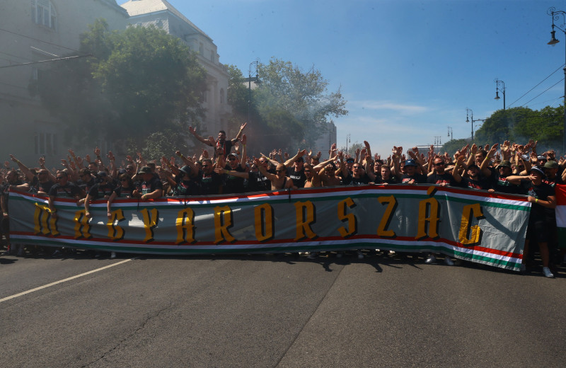 Suporterii unguri, în Budapesta, înaintea partidei cu Portugalia / Foto: Profimedia
