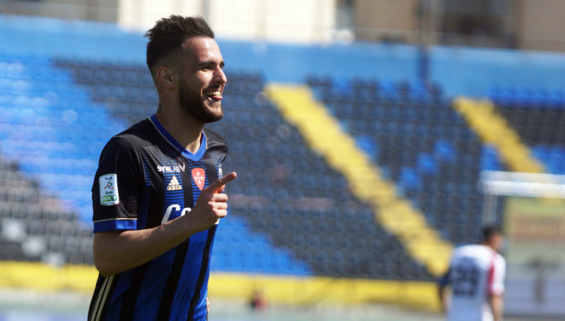 Marius Marin, după golul marcat în meciul Pisa - Cosenza din Serie B / Foto: Profimedia