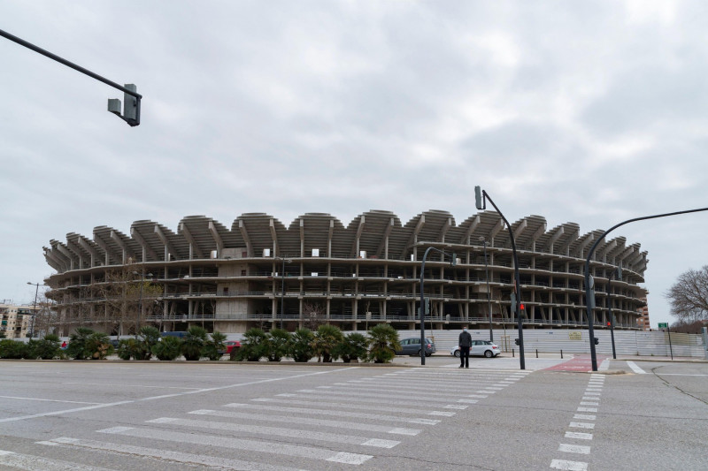 A view of the works of the Nou Mestalla stadium.In August 2007 work began on the construction of the Nou Mestalla football stadium, but in February 2009 construction was halted due to the poor economy of Valencia CF. Twelve years have passed since then, o