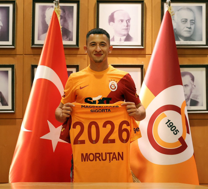 Olimpiu Moruțan, prezentat la Galatasaray / Foto: Twitter@GalatasaraySK