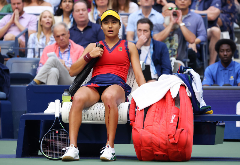 Emma Răducanu, accidentată în finala US Open / Foto: Getty Images