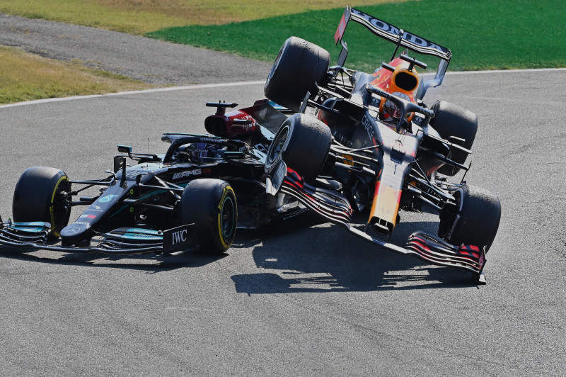 Accident la Monza, în care au fost implicați Lewis Hamilton și Max Verstappen / Foto: Getty Images
