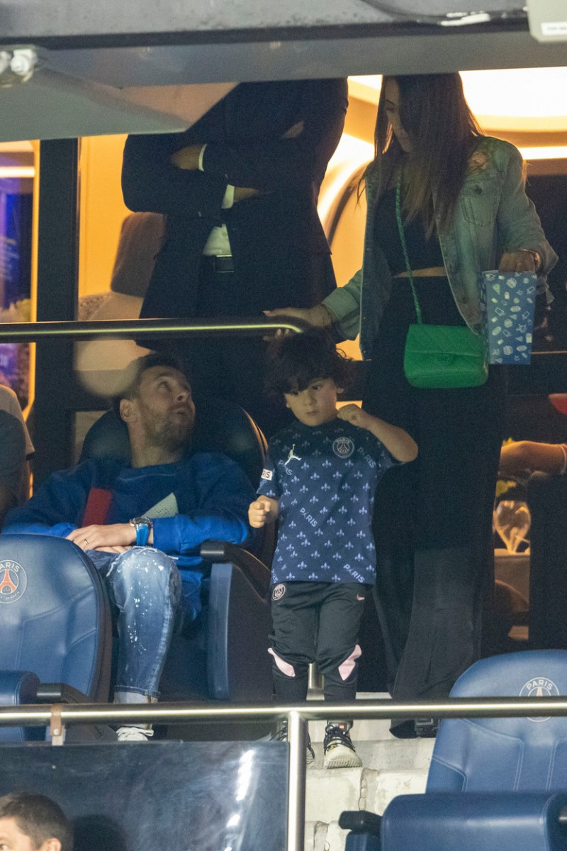 Lionel Leo Messi en famille au match de football ligue 1 Uber Eats PSG - Montpellier (2-0) au Parc des Princes ŕ Paris