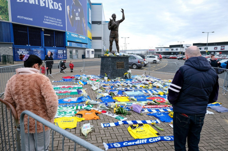 Tributes to footballer Emiliano Sala after plane goes missing, Cardiff City Stadium, Wales, UK - 23 Jan 2019