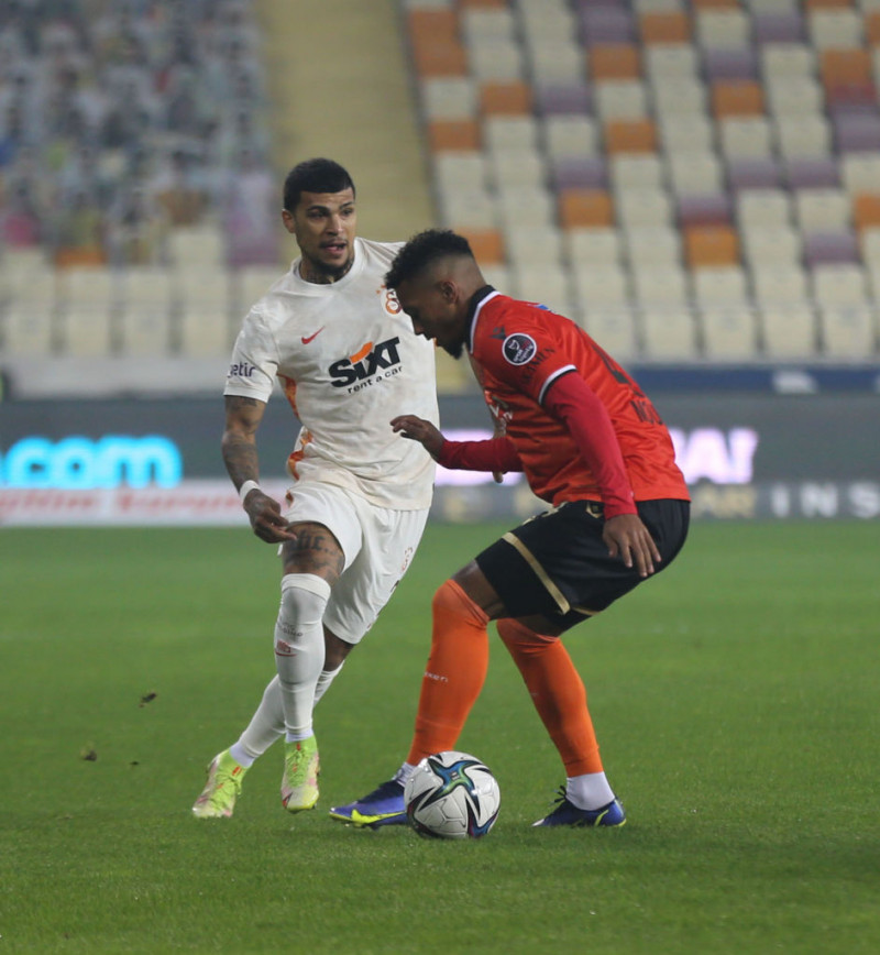 Oznur Kablo Yeni Malatyaspor v Galatasaray - Turkish Super Lig
