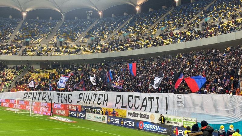 Mesajul afișat de suporterii FCSB-ului, la derby-ul cu Rapid / Foto: Digi Sport