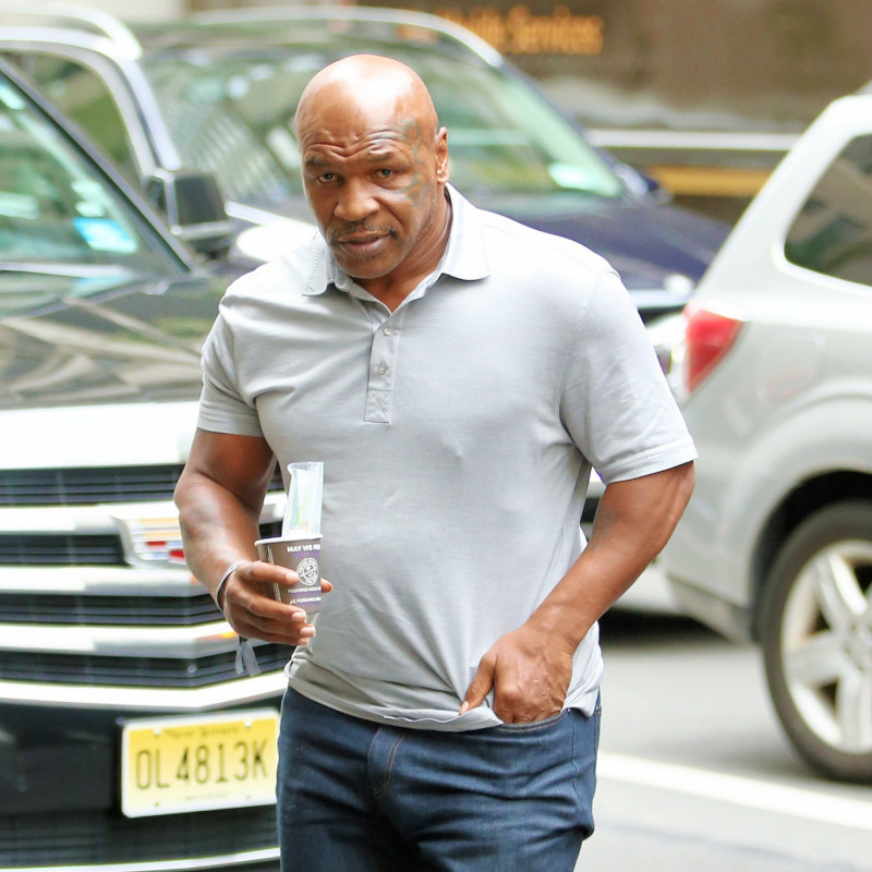 EXCLUSIVE: Mike Tyson And His Wife Lakiha Spicer Check Into Their Hotel In New York City