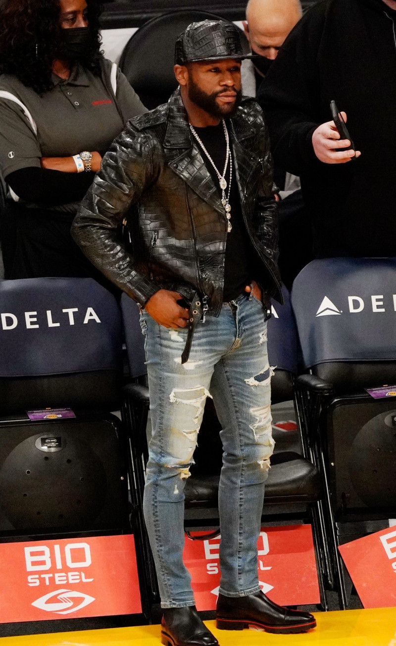 Celebrities at the Los Angeles Lakers vs Los Angeles Clippers Game, STAPLES Center, Los Angeles, California, USA - 03 Dec 2021