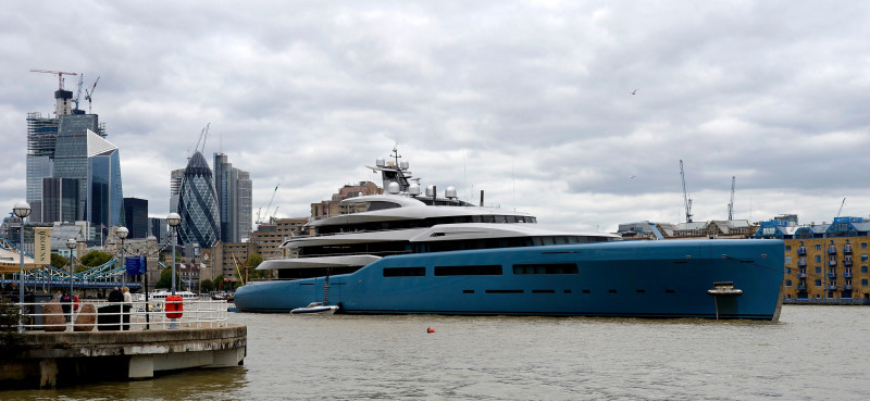 Yacht Aviva - Joe Lewis