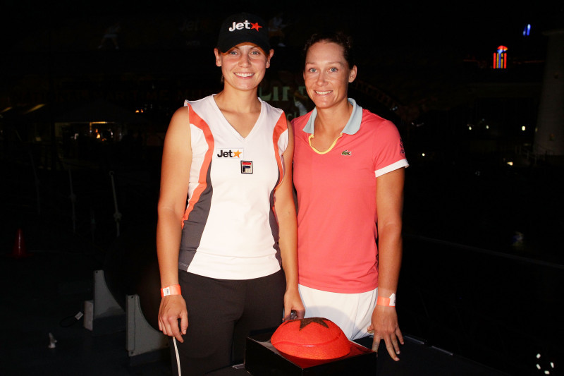 Stosur And Dokic Unveil Moving Projection Across Sydney Skyline