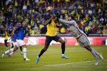 Ayrton Preciado și Alisson, în meciul Ecuador - Brazilia / Foto: Getty Images