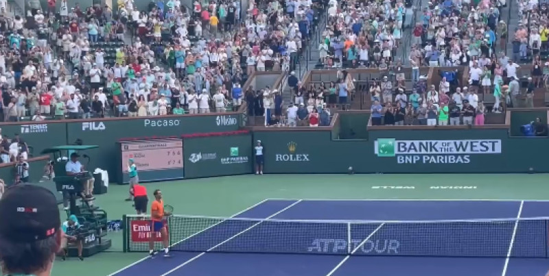 Nick Kyrgios a fost aproape să lovească un copil de mingi / Foto: Captură Twitter@villievang