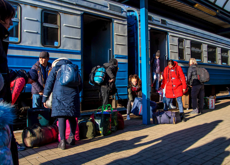 Ukrainians return to Ukraine from Poland - 18 Mar 2022