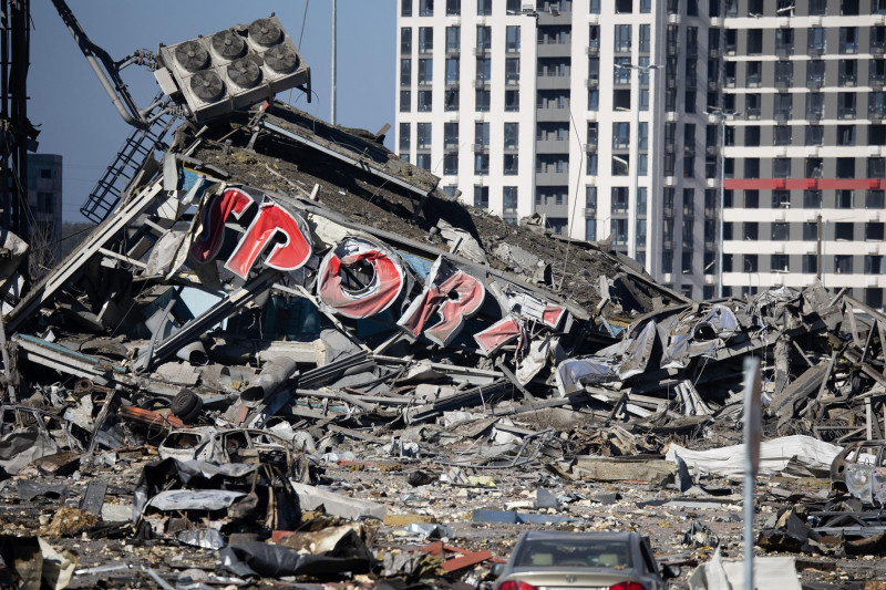 Deadly Shelling Flattens Shopping Mall - Kyiv