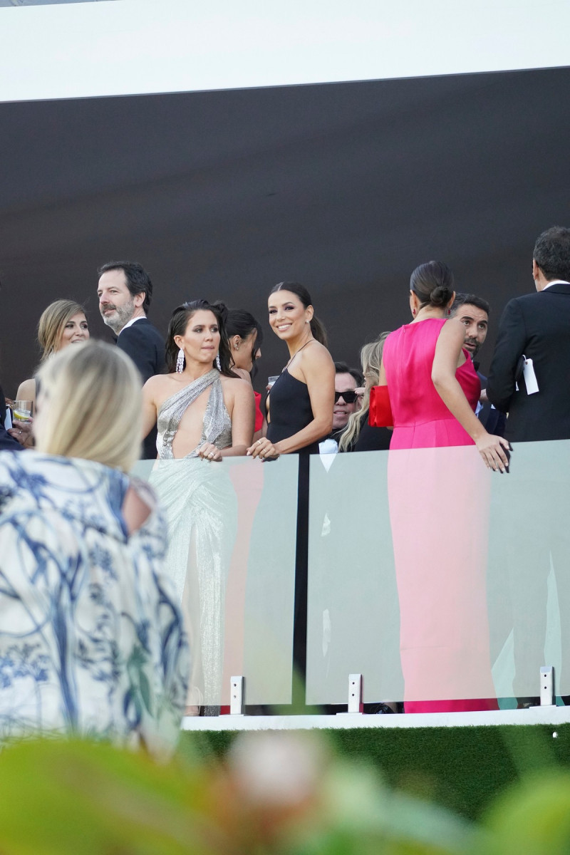 Celebrity guests Gordon Ramsay, Eva Longoria and Serena Williams glam up for Brooklyn Beckham's Palm Beach nuptials.