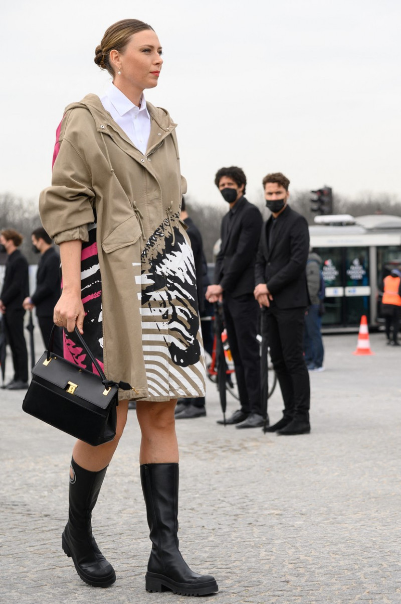 PFW - Dior Outside Arrivals