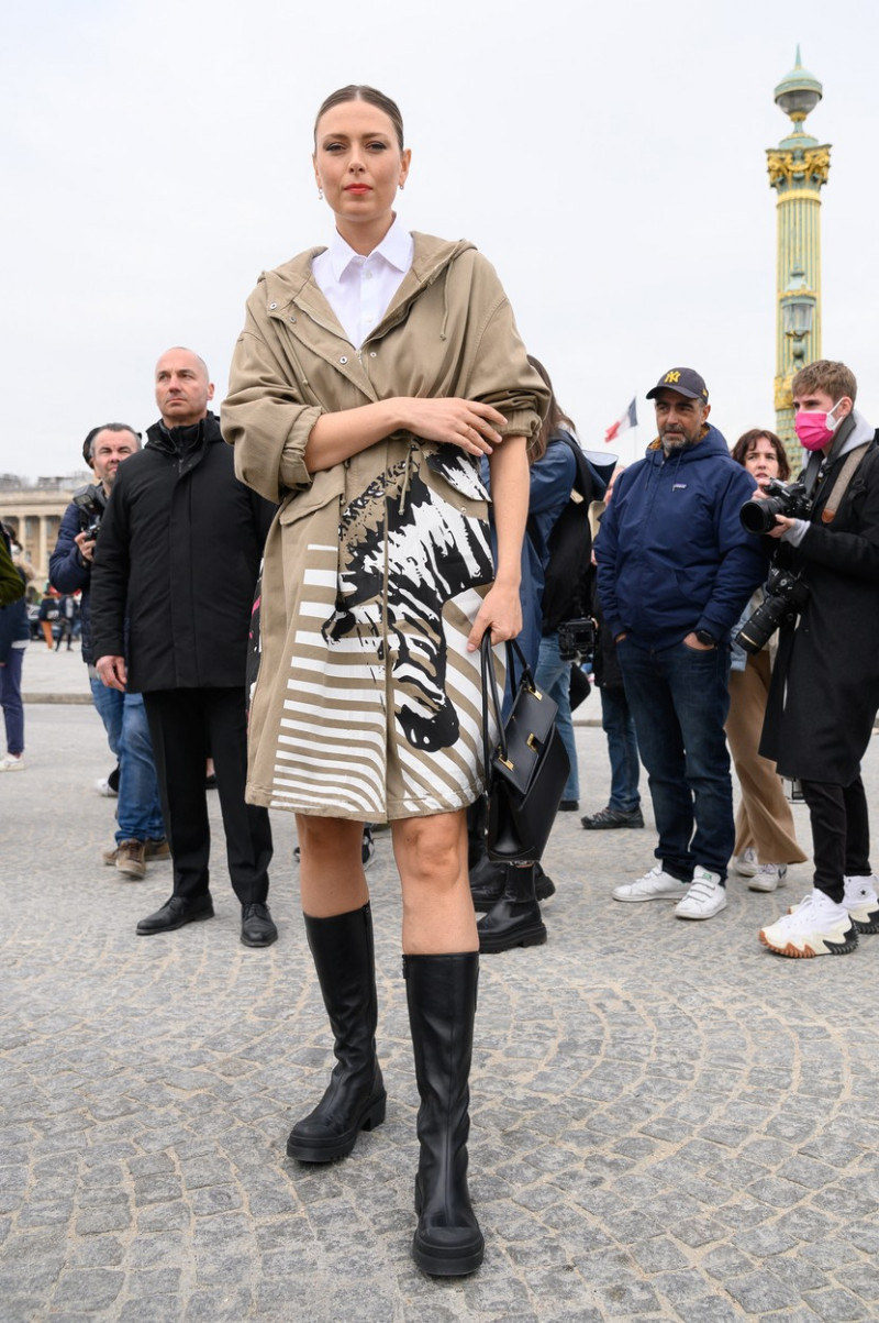 PFW - Dior Outside Arrivals