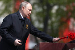 Wreath laying ceremony at Tomb of Unknown Soldier in Moscow