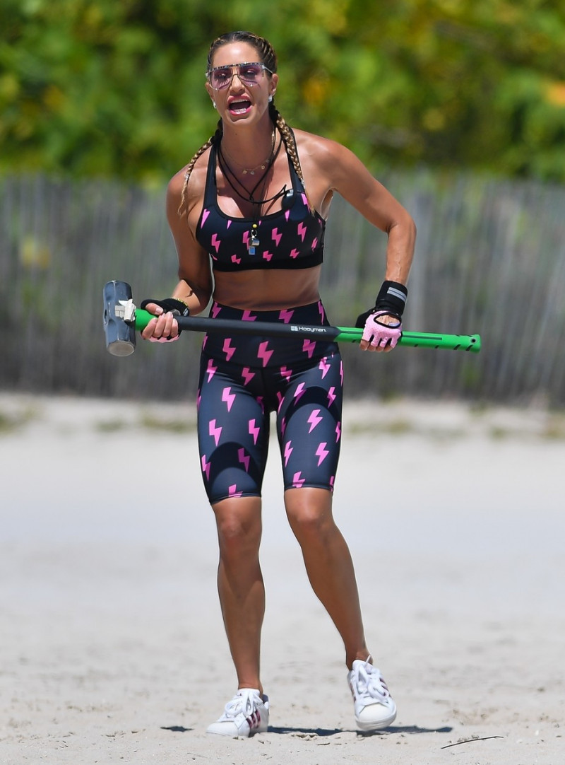 American fitness model Jennifer Nicole Lee warms up before the filming of “Chrisley Knows Best” in Miami Beach