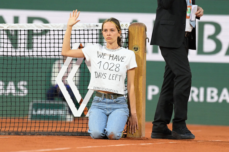 Alizee, tânara care s-a legat de fileu la Roland Garros / Foto: Profimedia