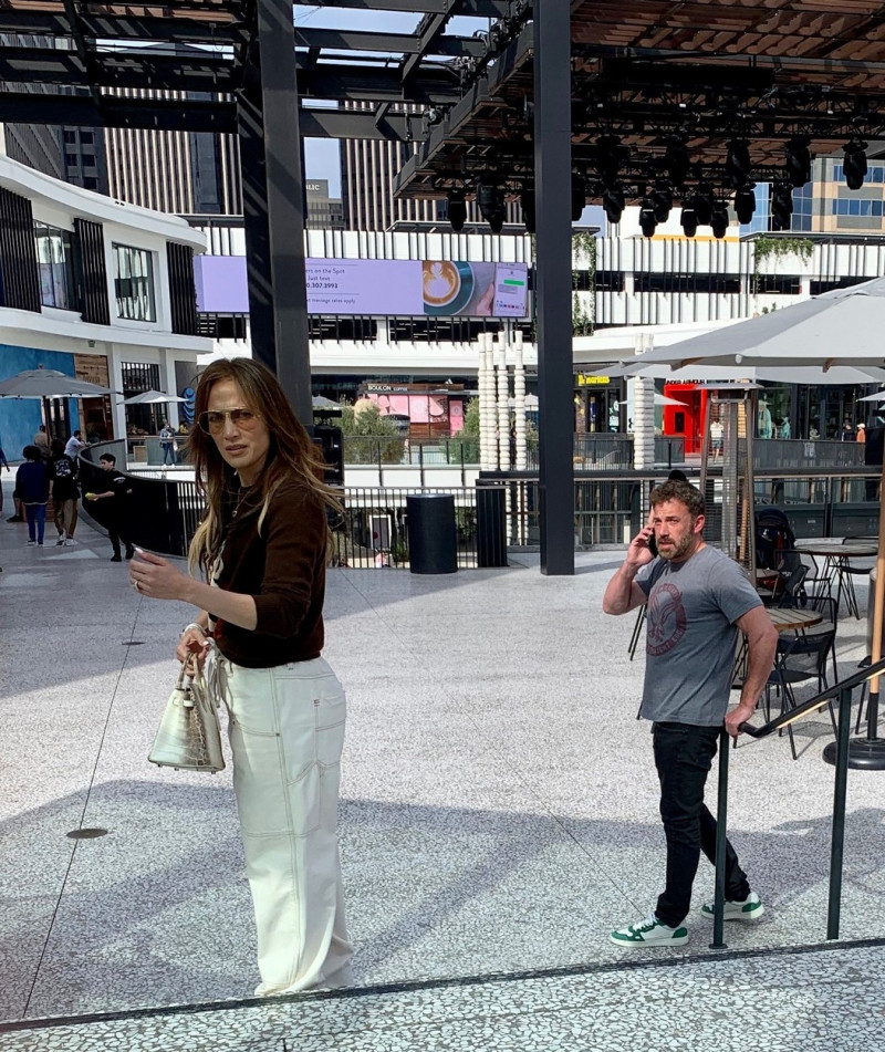 Exclusive - Ben Affleck and Jennifer Lopez at Century City Mall, Los Angeles, California, USA - 04 Jun 2022
