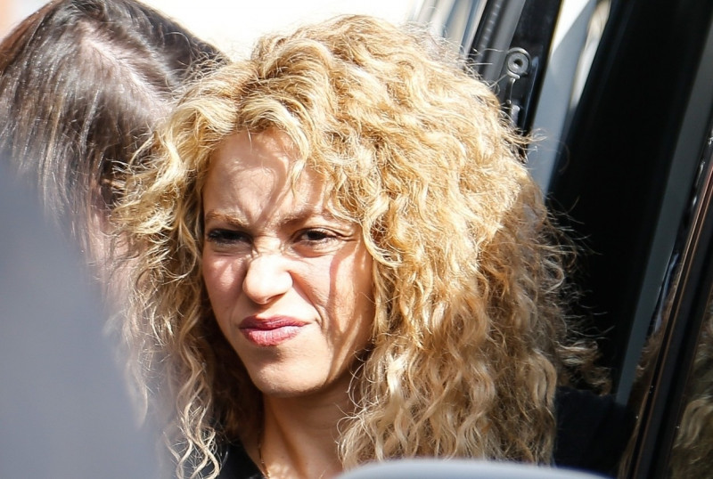 Shakira seen leaving by car after her declaration to the Spanish Tax Court