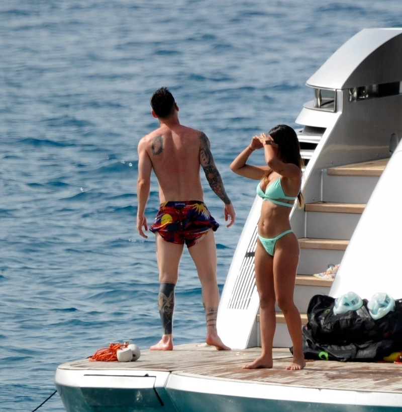 Lionel Messi and wife Antonela Roccuzzo spotted on a yacht in Ibiza